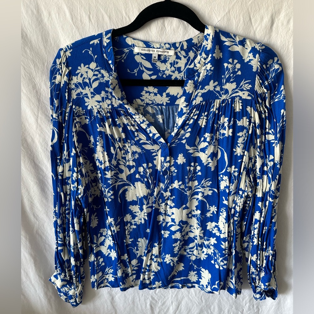 Blue and white 3/4 length shirt